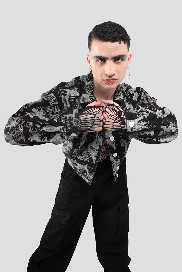 CHAQUETA DENIM ESTAMPADA ROSTROS NEGRO