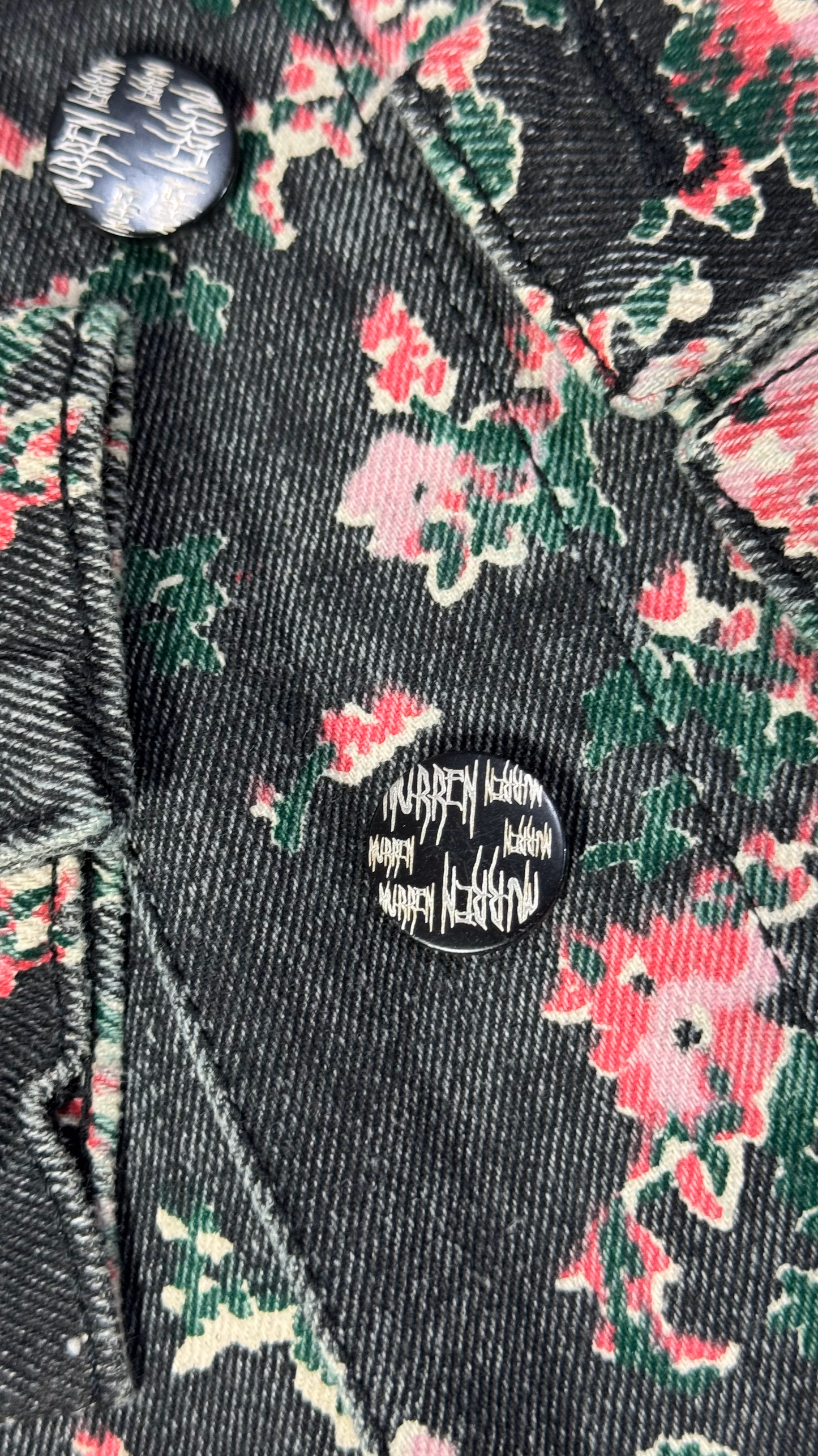 CHAQUETA DENIM ESTAMPADA FLORES ROSA