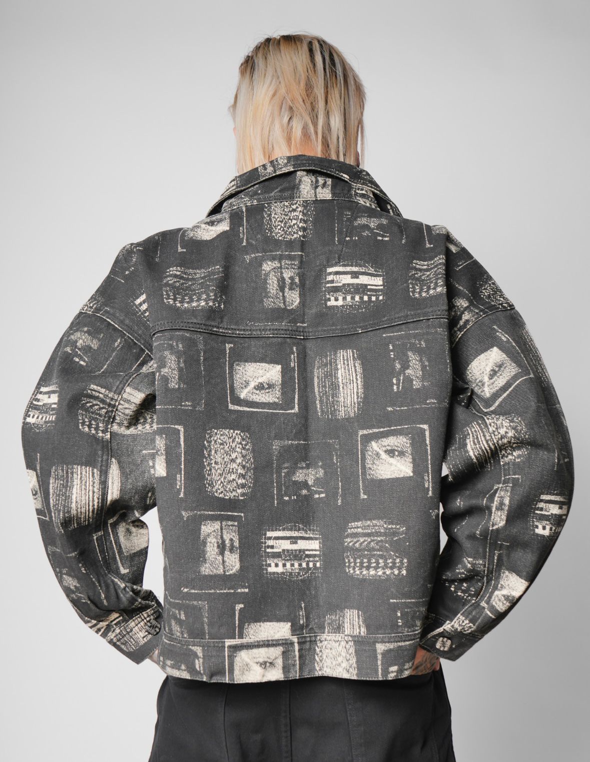 CHAQUETA UNISEX RETRO TV