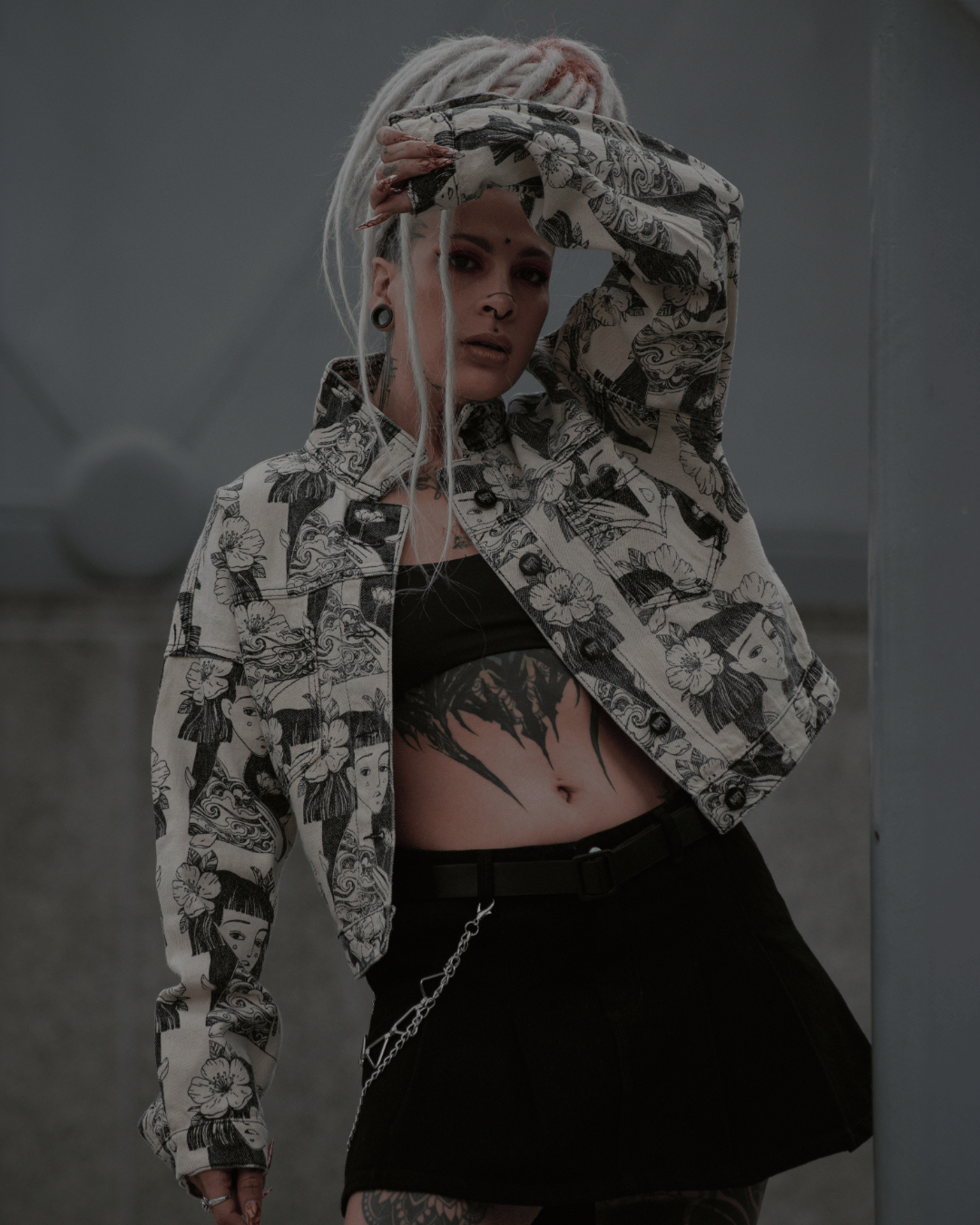 CHAQUETA DENIM ESTAMPADA ROSTROS