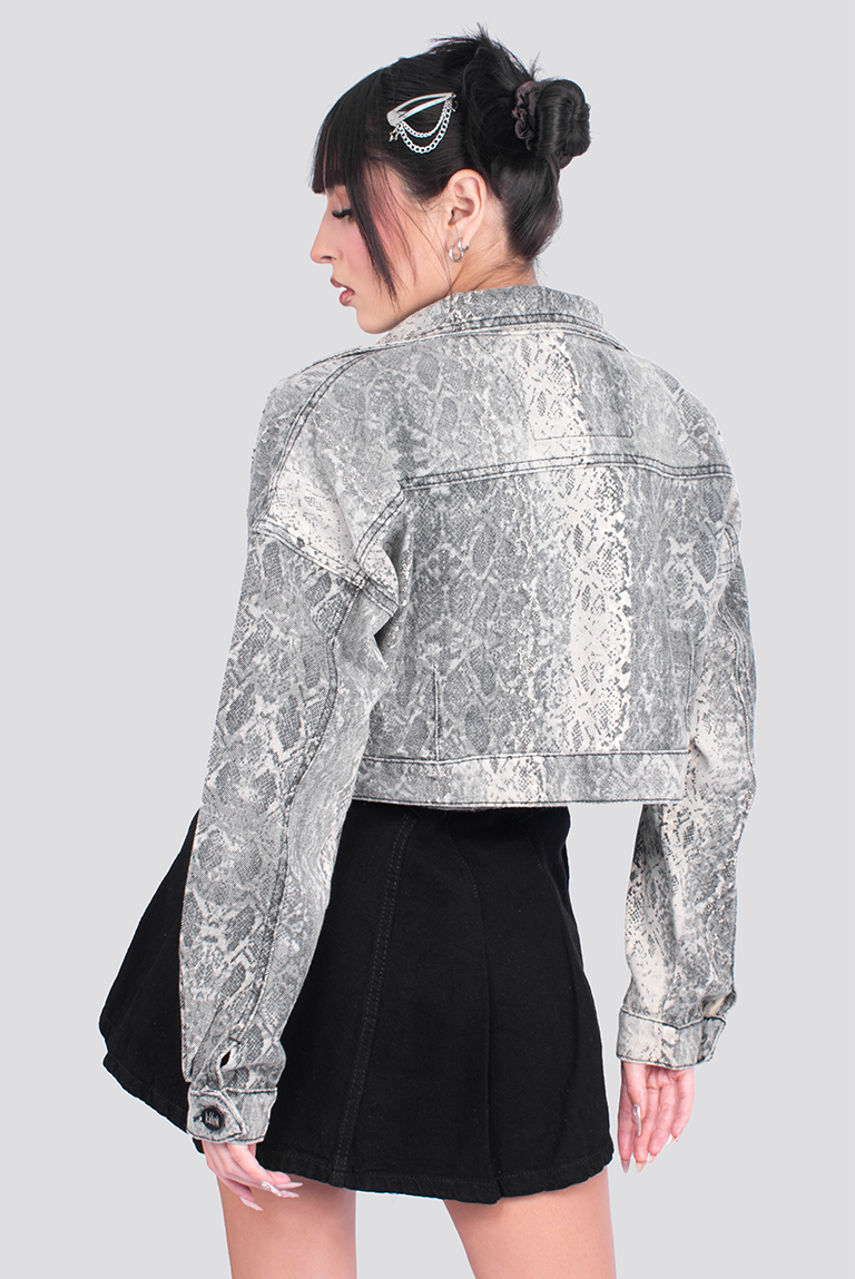 CHAQUETA DENIM ESTAMPADO DE COBRA