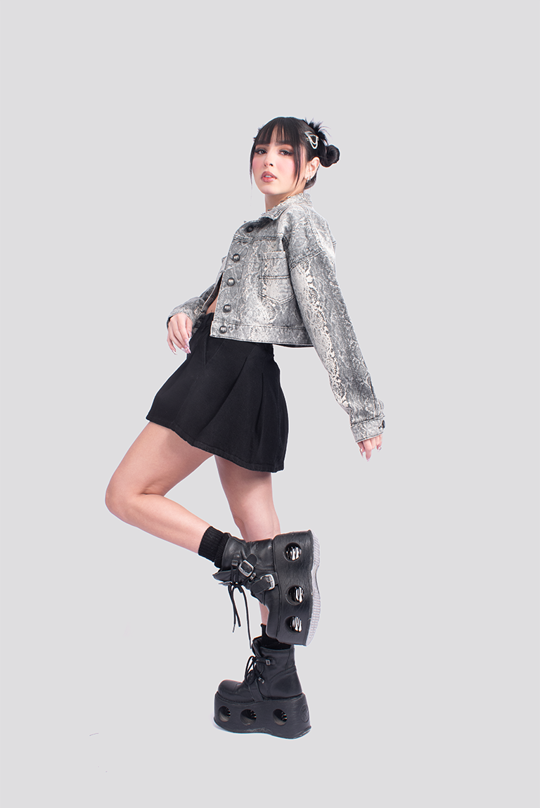 CHAQUETA DENIM ESTAMPADO DE COBRA