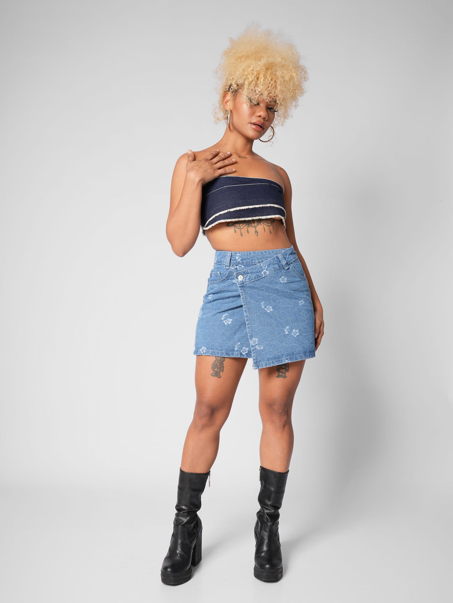 FALDA SUIZA MUSCARI AZUL HIELO DENIM