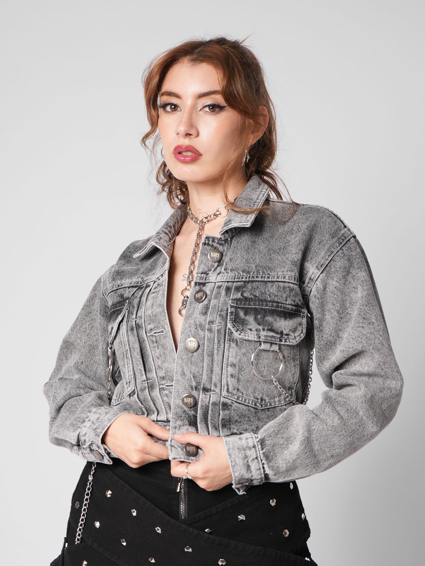 CHAQUETA DENIM JAZMIN GRIS CADENAS